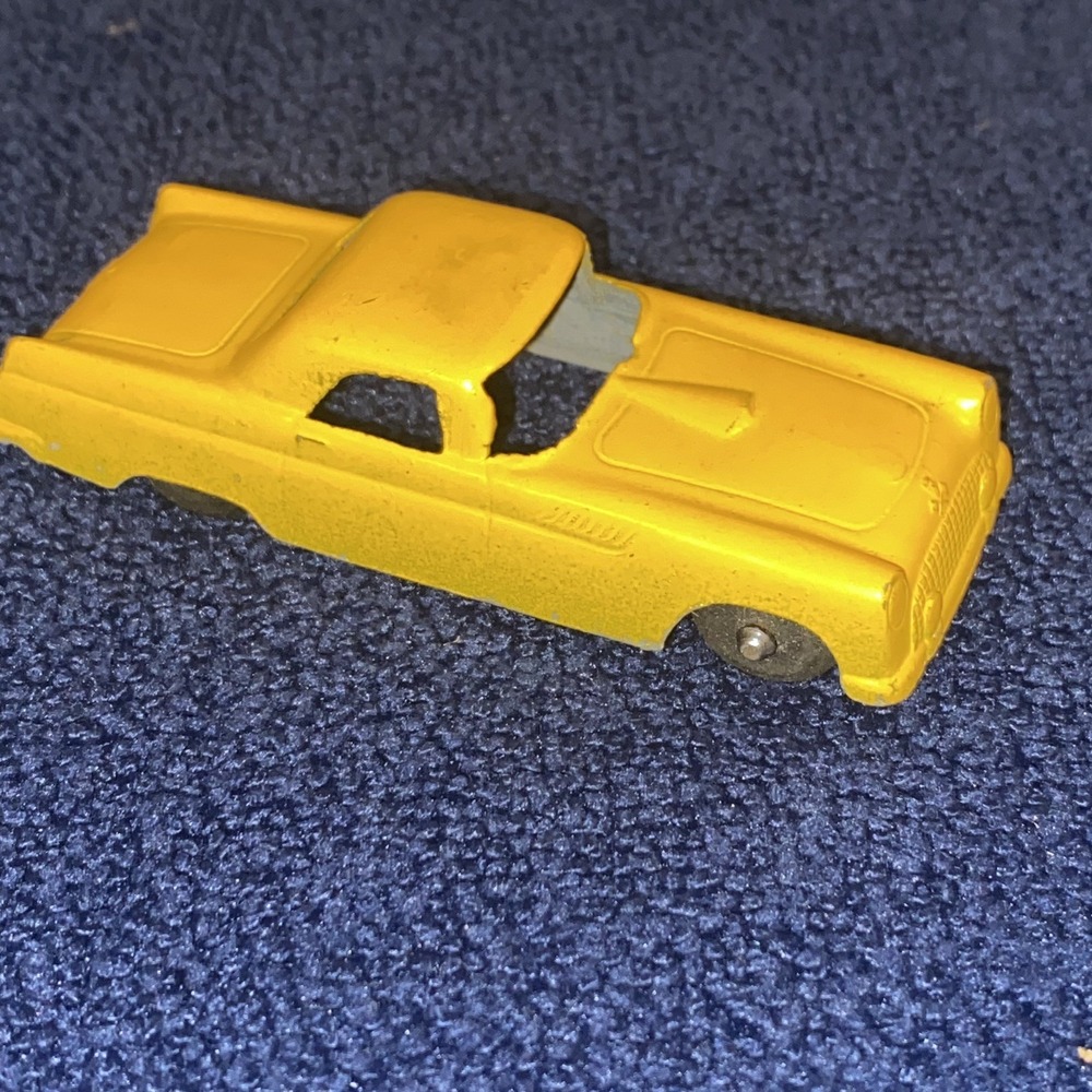 1956 Tootsietoy Ford Thunderbird in yellow made in‎ USA Used Condition VINTAGE